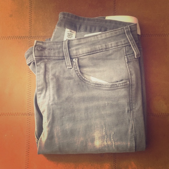 Jeans - Picture 1 of 3